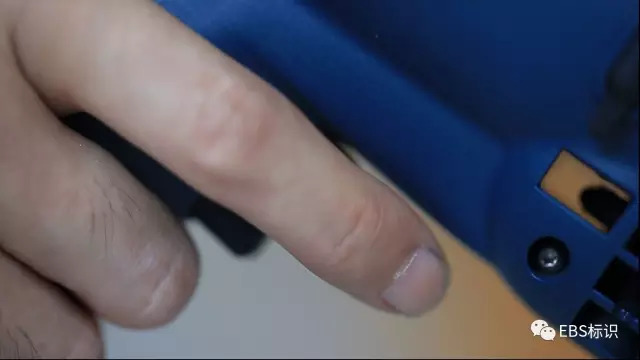 如何维护保养EBS250手持式喷码机？
